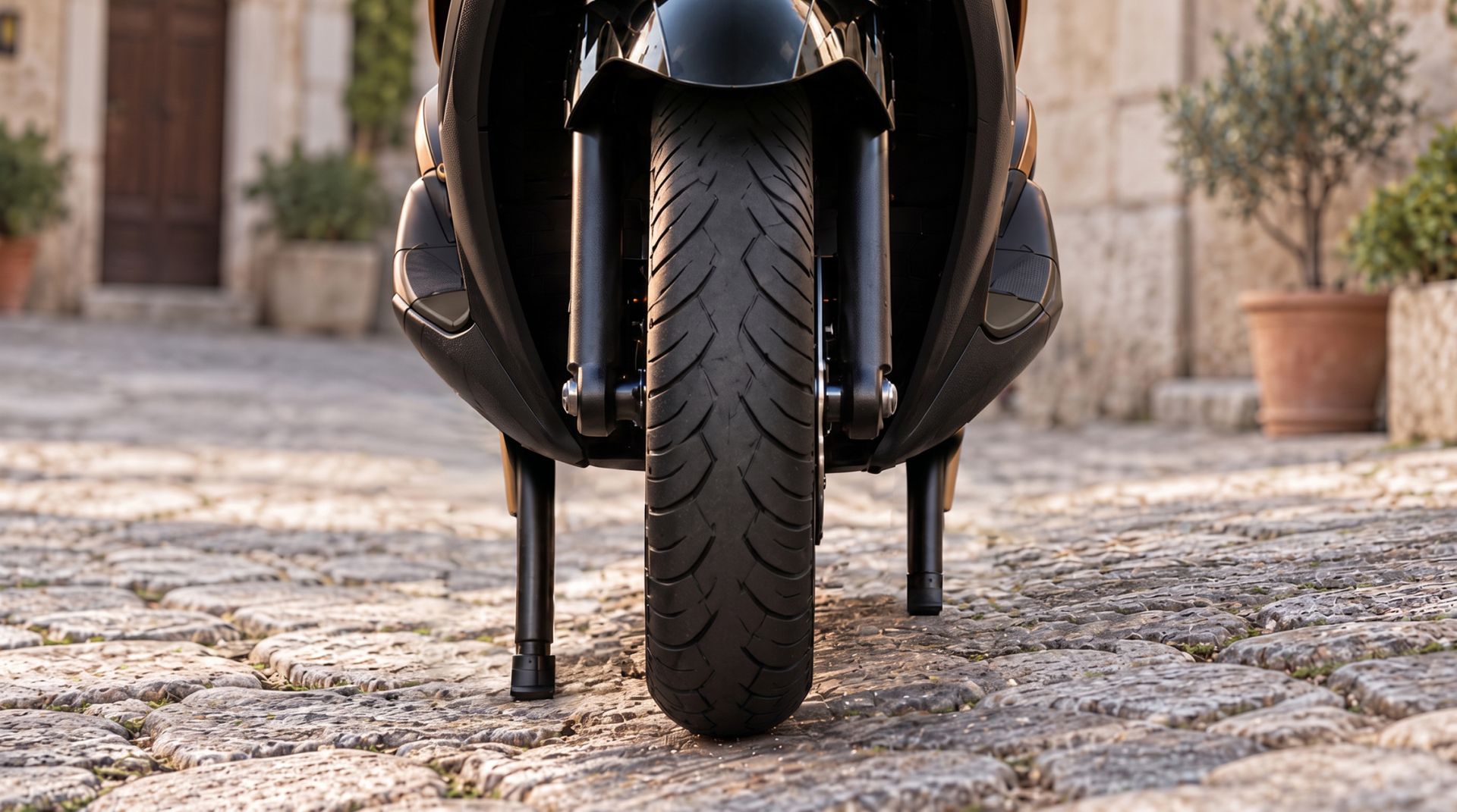 Moto e scooter, è genovese il brevetto del primo cavalletto elettrico