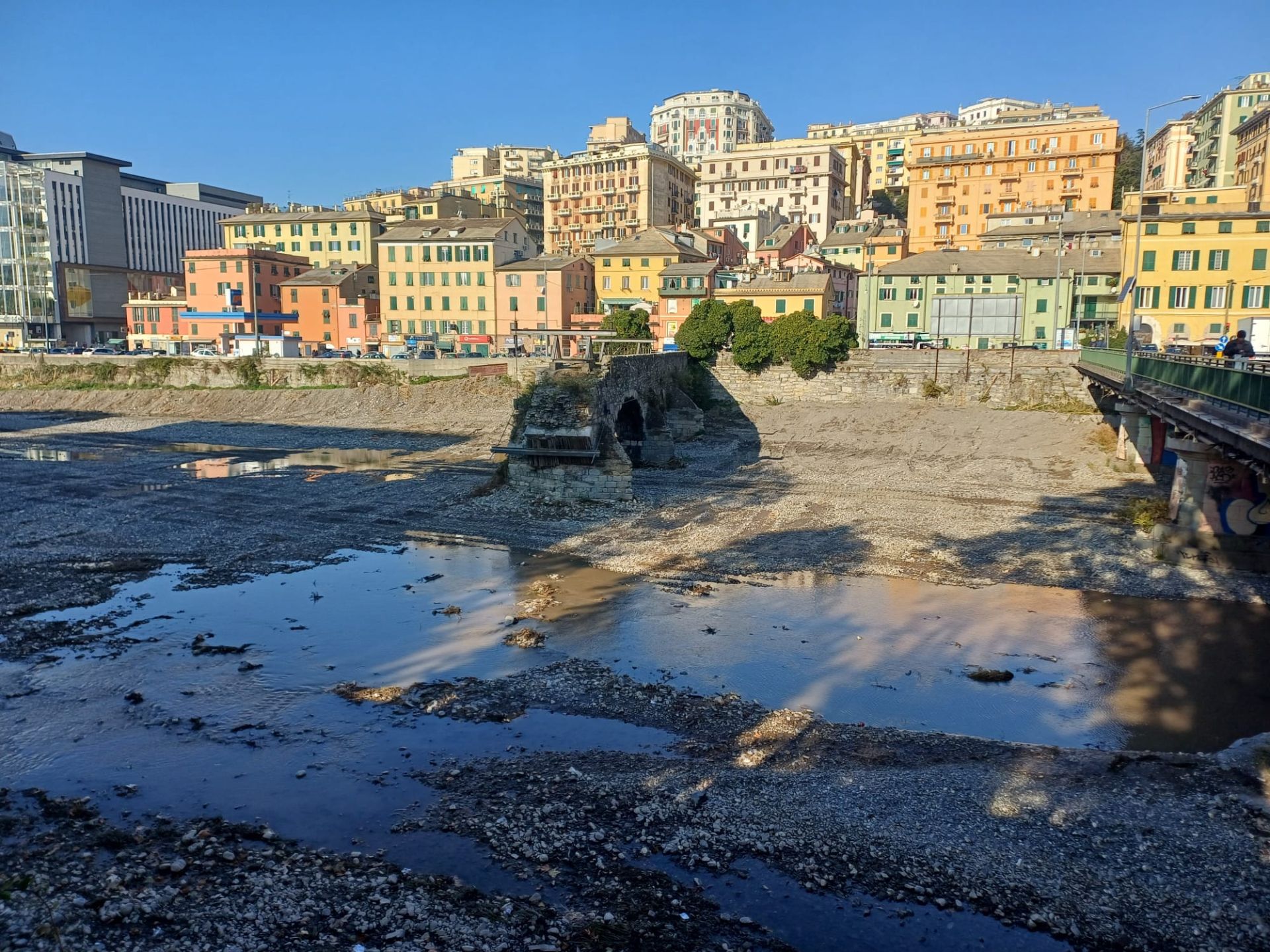 Genova, prosegue la manutenzione dei torrenti in vista delle piogge autunnali: interventi Aster anche sul Bisagno