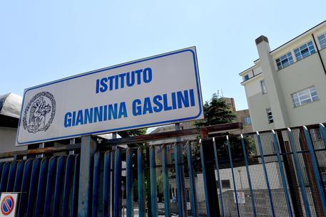 Rossiglione, ragazzina di 13 anni litiga con la madre e la accoltella: ricoverata al Gaslini
