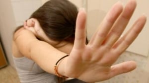 Genova, violenza sessuale su una 16enne e una 50enne: due arresti e un ricercato