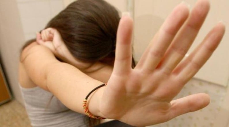 Genova, molesta una minorenne sul treno, denunciato per violenza sessuale