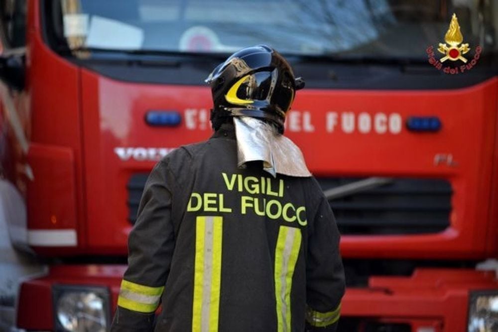 Savona, climber resta bloccato sulla massicciata: salvato dai pompieri