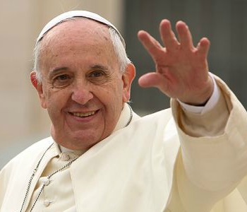 Coronavirus: Papa Francesco dona materiale protettivo alle Rsa di Chiavari