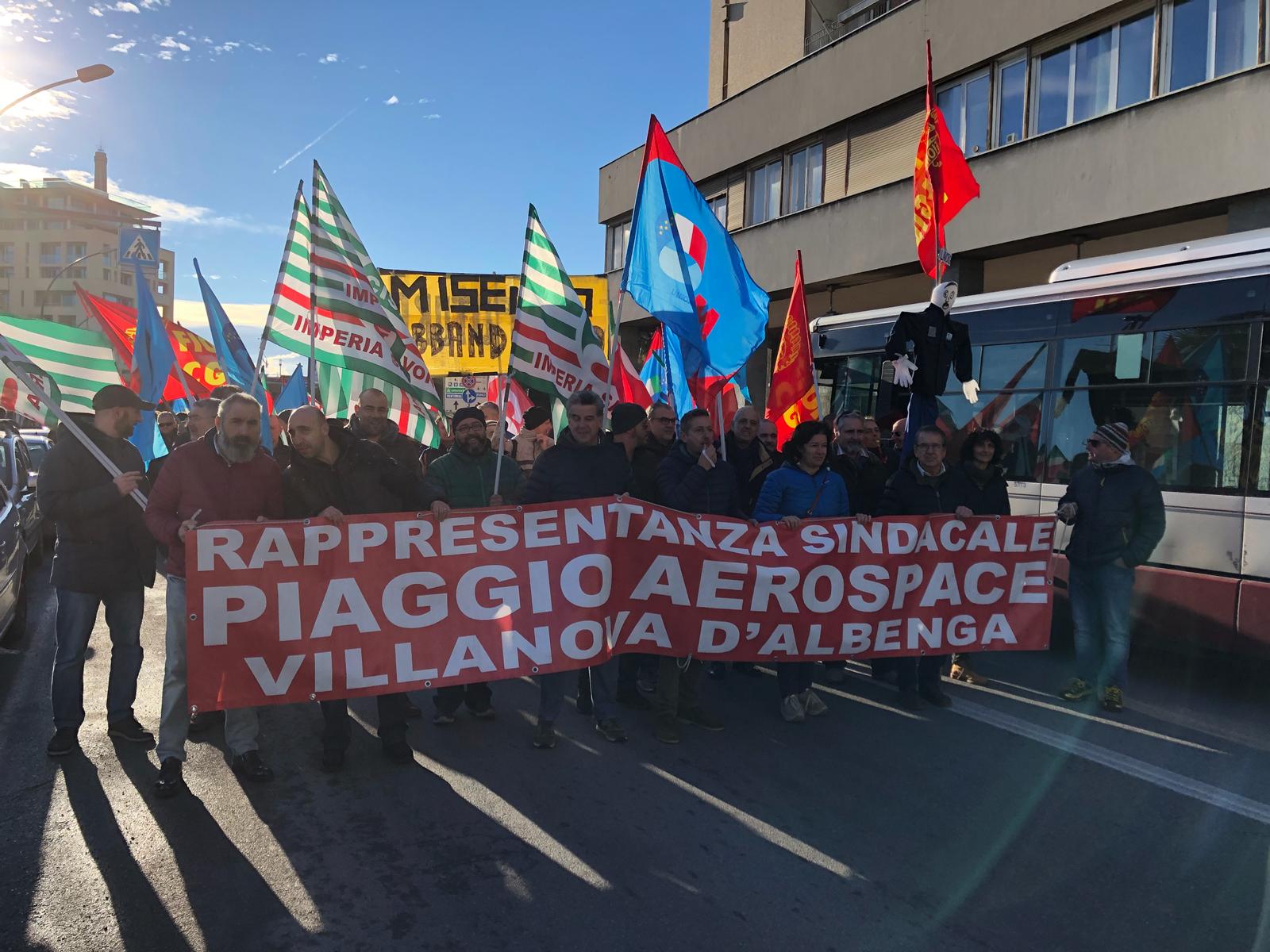 Piaggio Aero, il 3 aprile sarà sciopero: "Basta rinvii dal Governo"