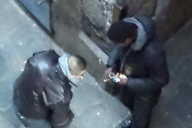 Genova, spacciatore offre droga ai poliziotti in borghese: arrestato        