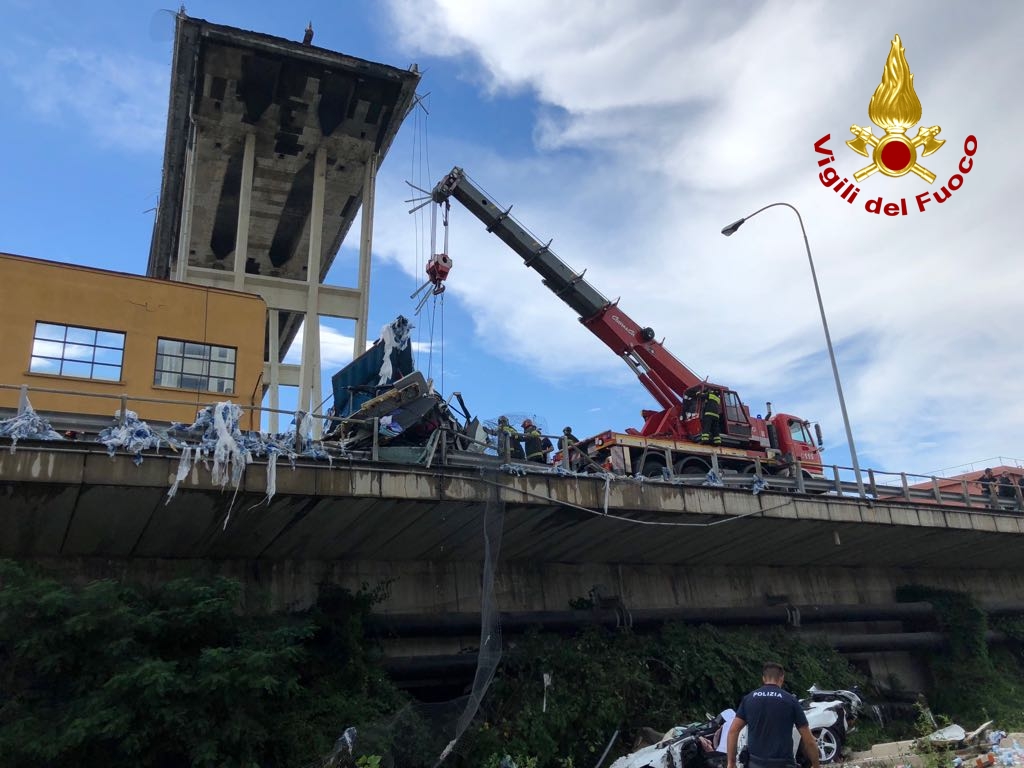 “Il Ponte Morandi è a rischio crollo”. Il report del 2014 ignorato da Atlantia
