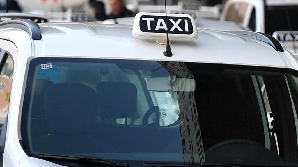 A Imperia i taxi portano a casa la spesa a prezzo fisso