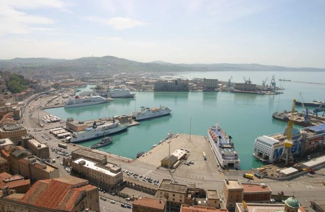 AdSp Mar Adriatico centrale, due raggruppamenti di impresa per il piano regolatore