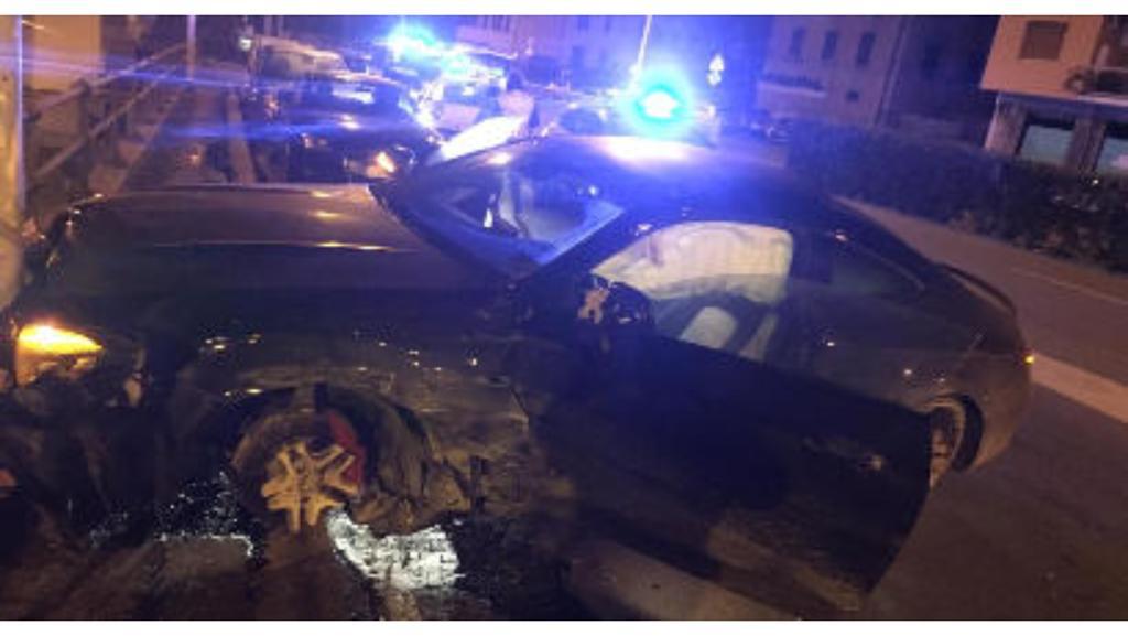 Notte folle per Defrel: si schianta in auto in Corso Europa