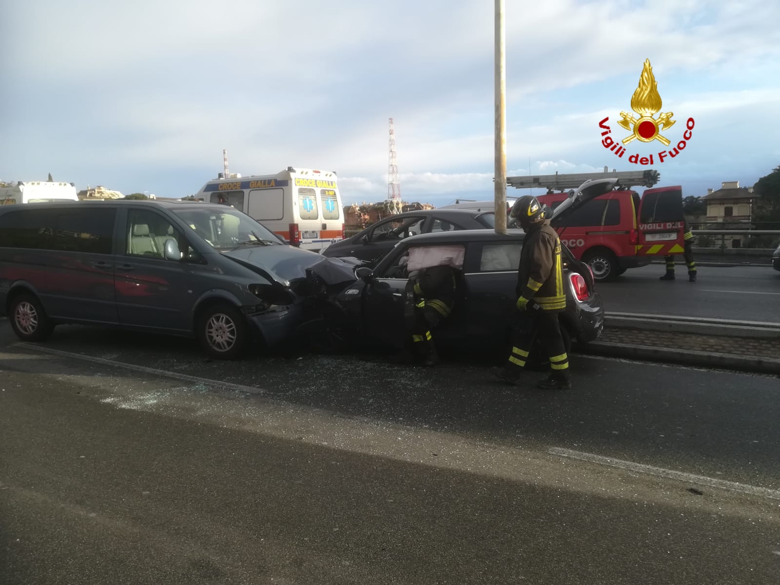 Genova, incidente frontale in Corso Europa: 5 feriti