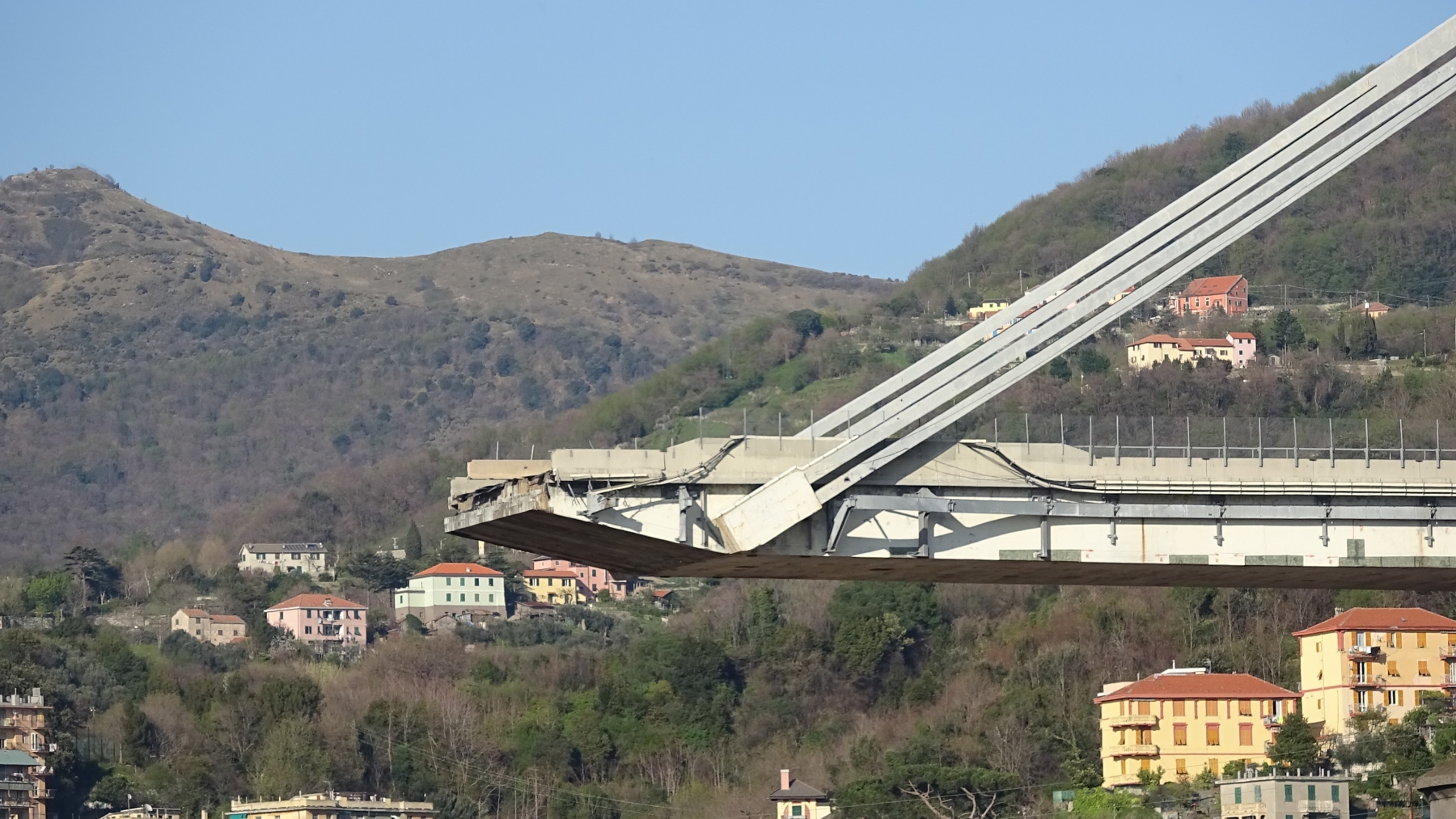 Ponte Morandi, rilevato amianto nell'aria sotto i limiti di legge