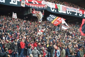 Genoa, assemblea dei tifosi giovedì 16 maggio: decideranno se entrare allo stadio col Cagliari