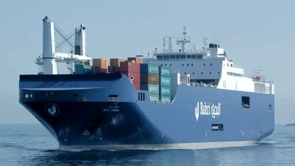 La 'nave delle armi' fa rotta verso Genova, la Capitaneria: "Nessuna obiezione"