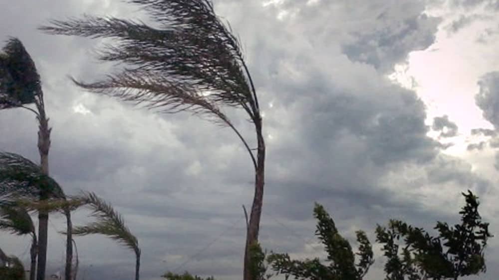Meteo: domani forte vento su centro e ponente ligure