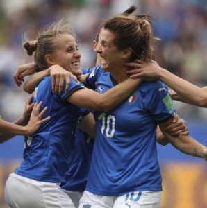 Mondiale femminile: Italia già qualificata agli ottavi di finale, tripletta della Girelli