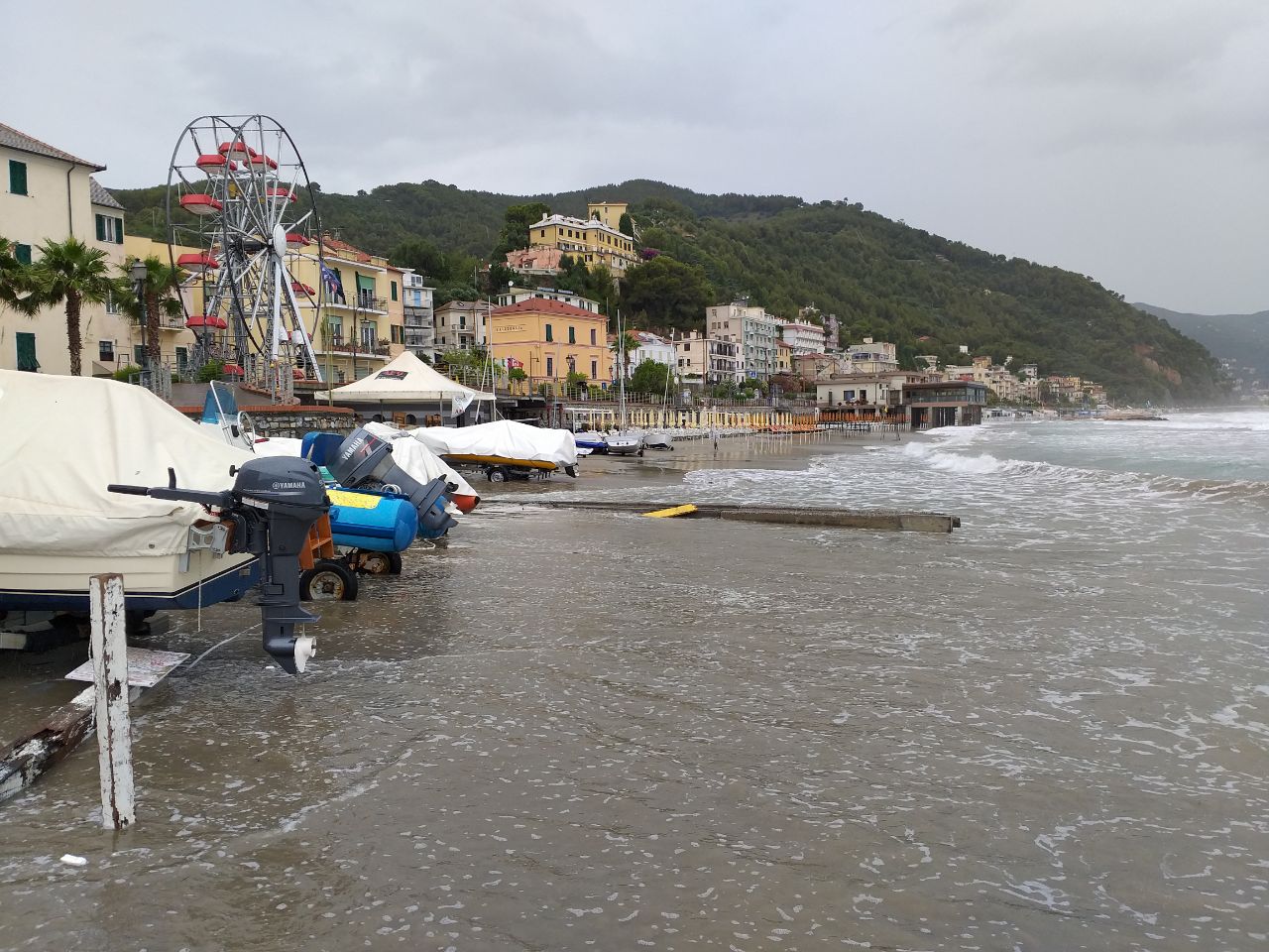 Meteo Liguria: cessata allerta, mareggiate e allagamenti nel savonese