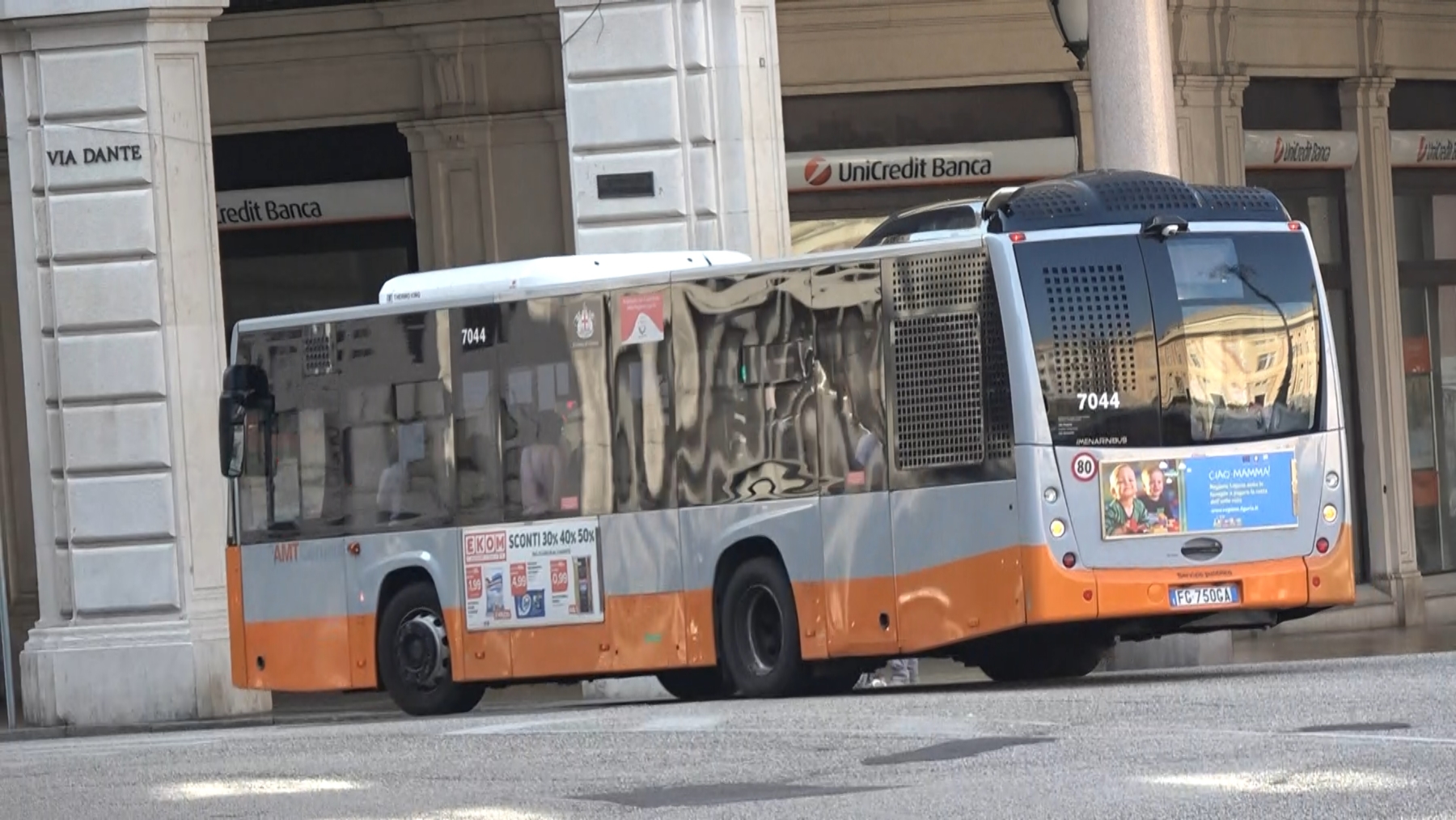 Sciopero dei trasporti: a Genova pochi disagi per bus e treni, ritardi sui traghetti