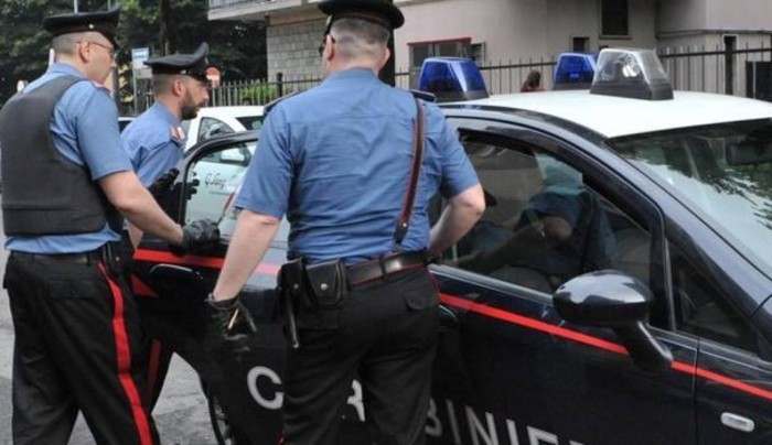 Rubavano gasolio per comprare la droga, arrestati 4 albanesi