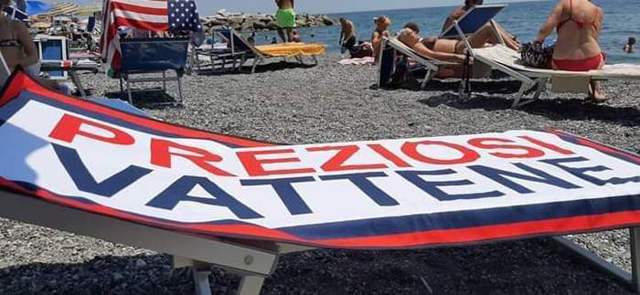 Genoa, i tifosi contestano Preziosi anche al mare...