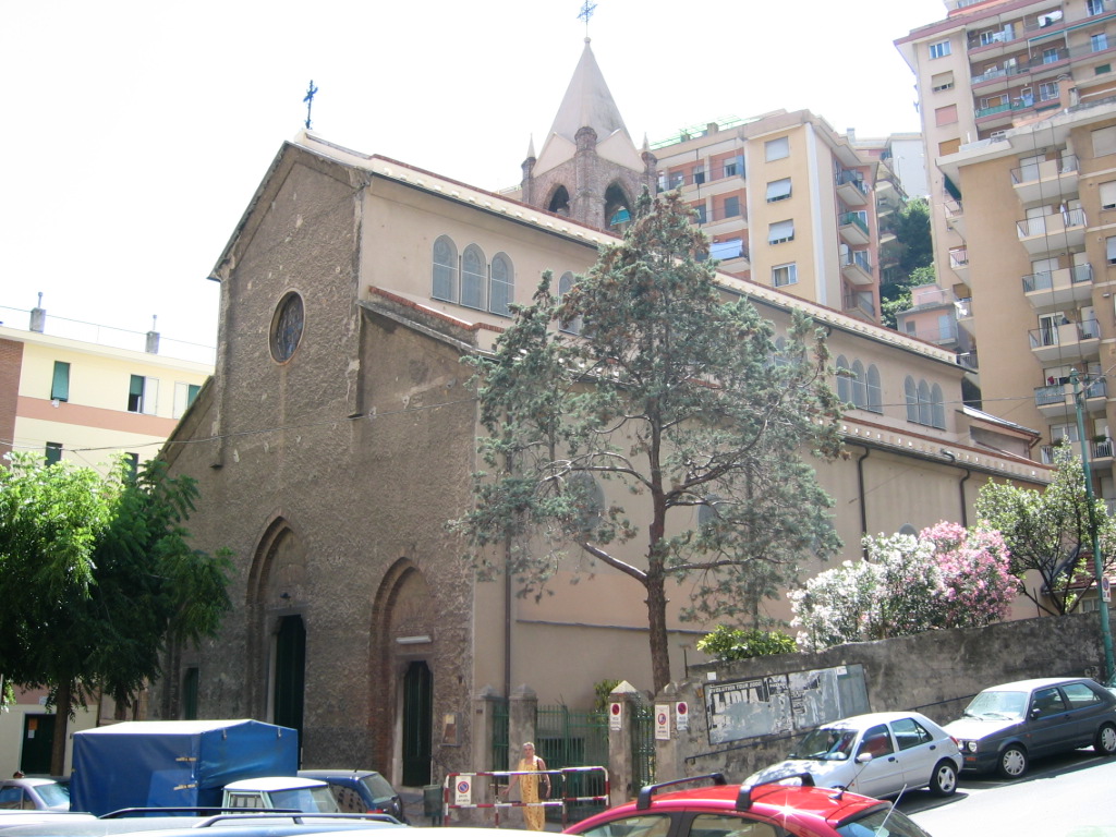 Genova, italiano ruba le offerte in chiesa: inseguito dal parroco e arrestato