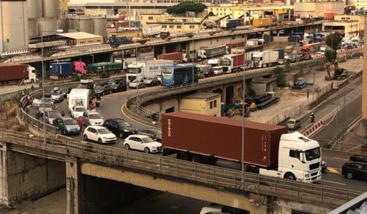 Sciopero della vigilanza privata, a Genova traffico nel caos totale