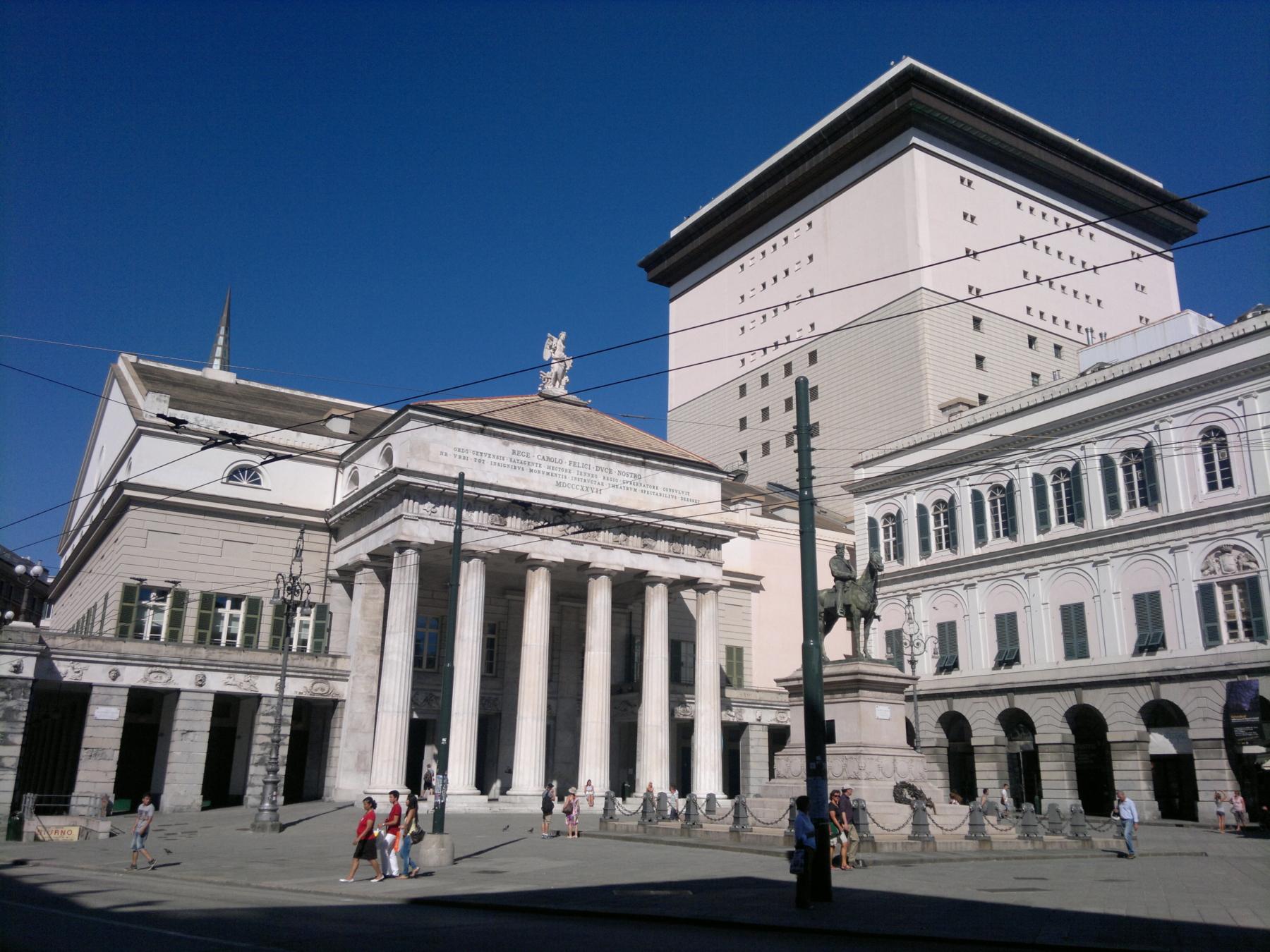 Allerta rossa a Genova, il teatro Carlo Felice resterà aperto