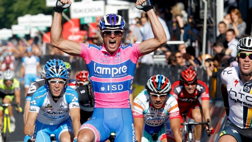Ciclismo, doping: due anni di squalifica a Petacchi