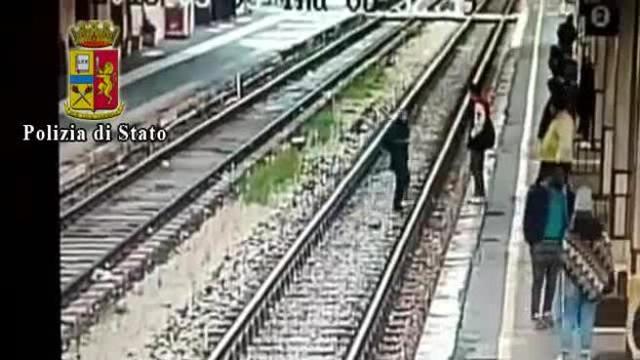 Coppietta litiga sui binari e provoca il ritardo di 2 treni, denunciati