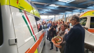 Il simbolo di Ponte Morandi sulla nuova ambulanza della Croce Azzurra Fegino